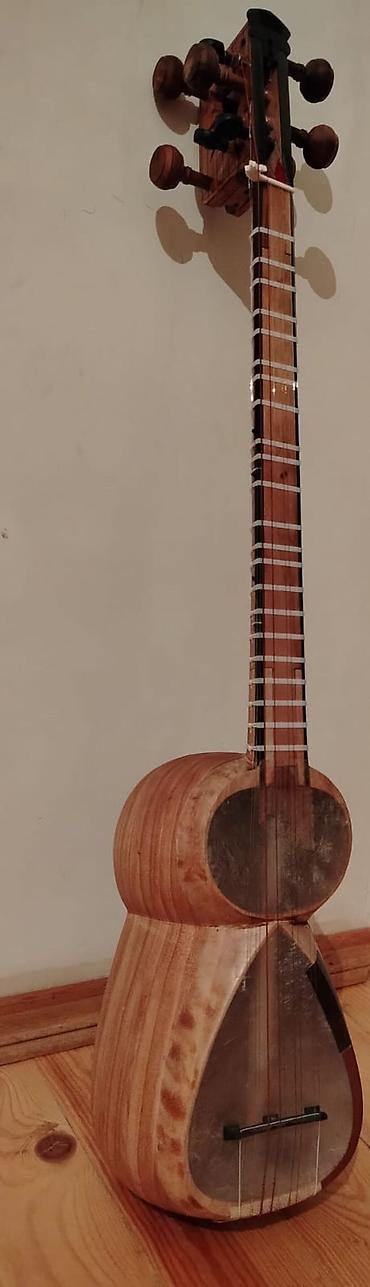 klassik gitara: Salamlar Yeni alınıb, cəmi 1 həftə istifadə edilib. Səsi və vəziyyəti — 3