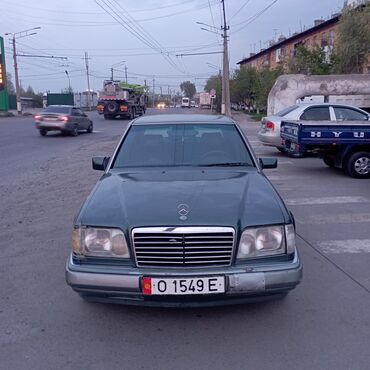 пассат 1993: Mercedes-Benz 200: 1993 г., 2 л, Механика, Бензин, Седан