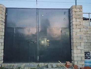 avtomat darvaza: İşlənmiş Dəmir Həyət darvazası, Yana açılan, 3 m, Mexaniki, Qapı ilə, rəng - Qara, Kredit yoxdur — 2