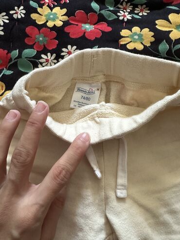 Верхняя одежда: Вещи на девочку. Куртка больше как ветровка на мягком флисе. Размер — 5