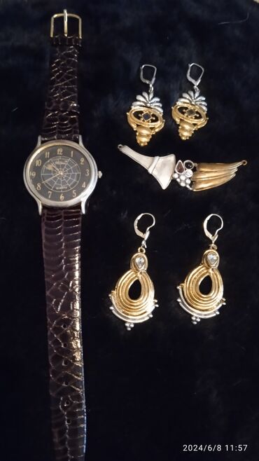 Wedding Accessories: Προσφορά : Ρολόι με Δέρμα λουράκι κρόκο δύο ζευγάρια σκουλαρίκια