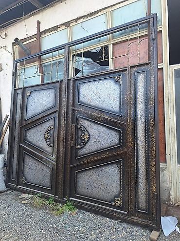 Metal darvaza dəsti - Material: qalın profilli dəmir karkas, möhkəm