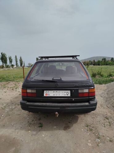 Volkswagen: Volkswagen Passat: 1990 г., 1.8 л, Механика, Бензин, Универсал
