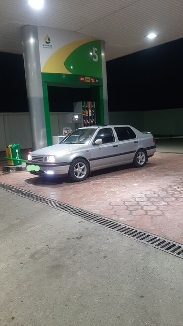 купить двигатель опель вектра а 1.6: Volkswagen Vento: 1993 г., 1.8 л, Механика, Бензин, Седан