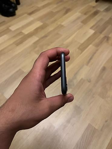 Apple iPhone: IPhone 11, 64 GB, Qara — 4