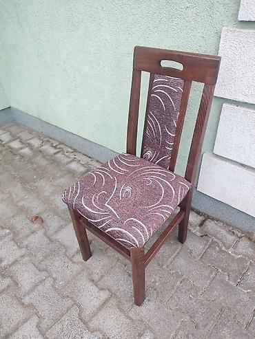 nadogradnja za ormar forma ideale: Drvena trpezarijska stolica sa tapaciranim sedištem i naslonom. - — 1