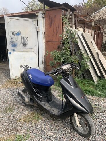 очень нужны: Тип скутера Honda, 50 куб. см, Бензин, Б/у