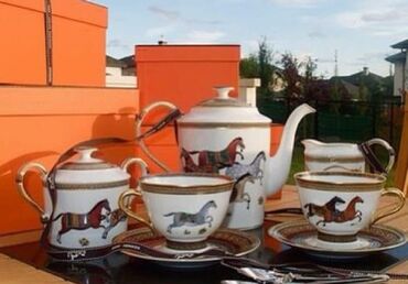 Qab-qacaq və mətbəx ləvazimatlarının alışı: Hermes Cheval d'Orient Fransa, əl işi 12 person 95 predmet. İstifadə — 4