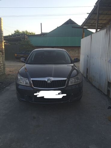 шкода актавия: Skoda Octavia: 2011 г., 1.4 л, Автомат, Бензин, Седан