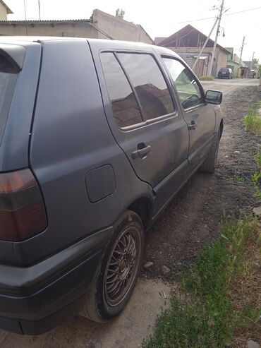 Volkswagen: Volkswagen Golf: 1993 г., 1.8 л, Механика, Бензин, Хэтчбэк