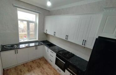 Ağlay: Dekorativ daş güldanlar bağçalar, parklar, həyət sahələri və ya digər — 2