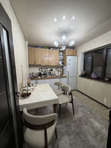 Продажа домов: Полдома, 140 м², 5 комнат, Собственник — 6