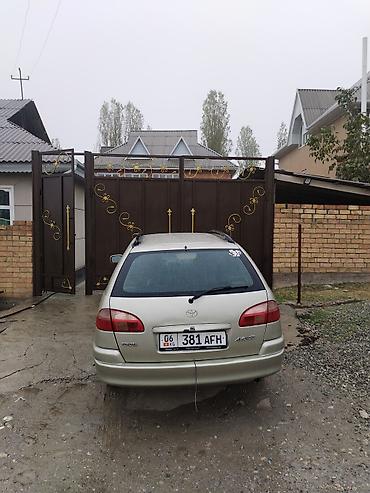 Toyota Avensis: 2002 г., 1.8 л, Кол менен иштөөчү, Бензин, Универсал — 4