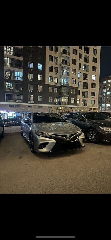 машины 2010 года и выше: Toyota Camry: 2018 г., Гибрид, Седан