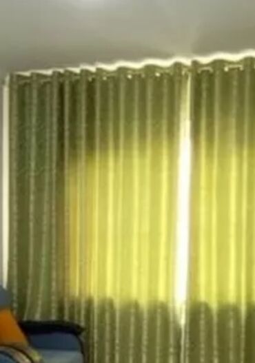 плотные шторы: Продаю шторы, цвет хаки, красиво переливается. Высота: 2.80, ширина