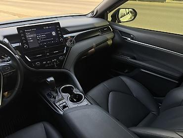 значок форестер: Toyota Camry: 2022 г., 2.5 л, Автомат, Гибрид, Седан — 7