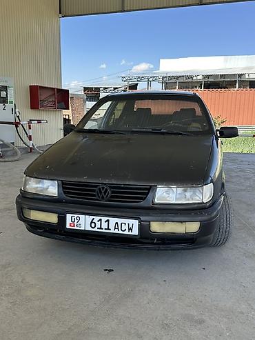 Унаа: Volkswagen Passat: 1994 г., 1.8 л, Кол менен иштөөчү, Бензин, Седан — 1