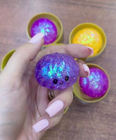 oyuncaq evler: Parlaq simli antistress “squishy” oyuncaq – jel əsaslı, əllə — 1