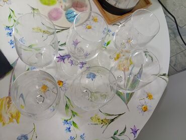 стеклянный журнальный столик цена: Продаются шесть бокалов, прозрачное стекло. Цена 500 сом