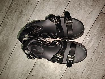gundelik ayaqqabilar: Qara platformalı qadın sandal. - Marka: Ecco (iç tabanda logo — 3