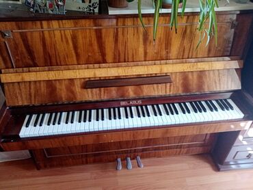 Klavişli alətlər: Piano 🎹 250 AZN satılır əla vəziyyətdədir ünvan Razin ✨ Pərvin ✅ 2270