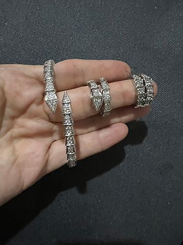 sade qolbaqlar: Dəstə daxildir: Bilərzik, Sırğa, Üzük, Bvlgari — 6
