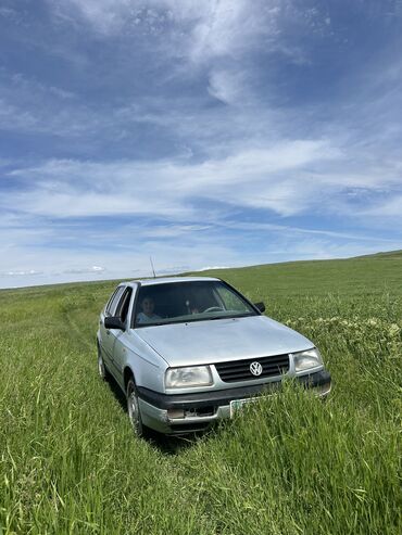 машина лейлек: Volkswagen Vento: 1994 г., 1.8 л, Механика, Бензин, Хетчбек