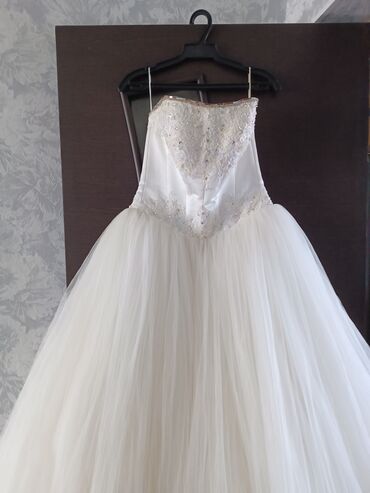 итальянские свадебные платья: Продам свадебное платье б/у,покупали новое в салоне размер 44-46 на