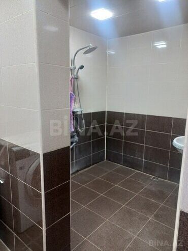 Həyət evləri və villaların satışı: Satılır: həyətyanı sahəsi və tikililər kompleksi - İki mərtəbəli əsas — 12