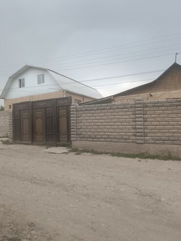 срочно продаю дом село садовое: Үй, 4 кв. м, 4 бөлмө, Менчик ээси, Эски ремонт