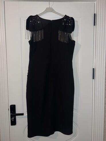 Ziyafət donları: Ziyafət donu 2 dəfə geyinilib, təzə kimidir Ölçü : 44 Qiymət : 65