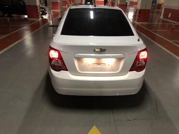 Chevrolet: Chevrolet Aveo: 1.4 l | 2012 il 290000 km Sedan — 19