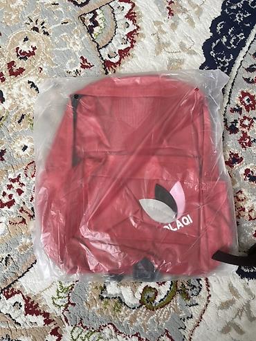 pull bear: Детские рюкзаки с жёстким 3D‑корпусом Варианты дизайна: - Спанч Боб — 9