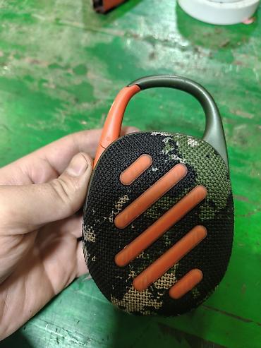 oglan ucun canta: JBL Clip 5 portativ Bluetooth kolonka – kamuflyaj dizayn - Model: JBL — 4
