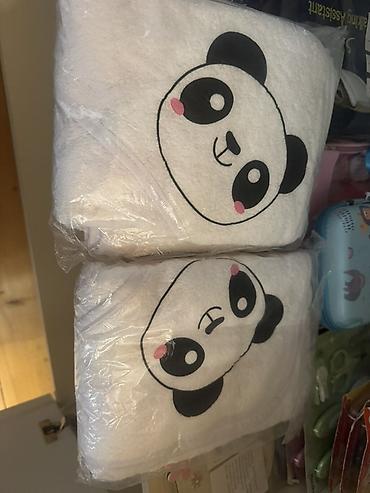 turk tekstil: Uşaq üçün panda naxışlı kapüşonlu dəsmal/plaş - Rəng: ağ, üzərində — 1