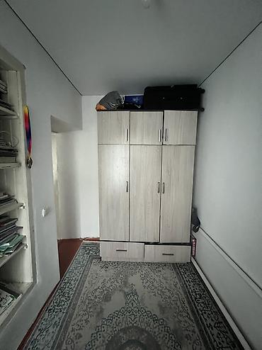 Продажа коттеджей и домов: Продается частный дом с участком 4 соток Район пишпек, главная улица — 3