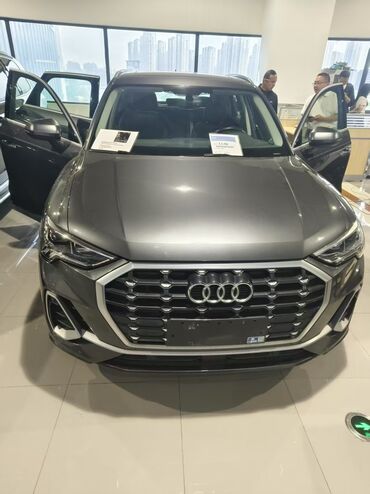 Audi: Audi Q3: 2022 г., 1.5 л, Автомат, Бензин, Кроссовер