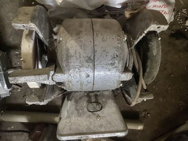 Другое оборудование для производства стройматериалов: Гильотина, разматыватель ( клеть) остаток кровельного металла, все — 27