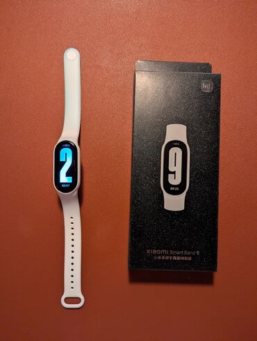 ми бенд 9: Mi band 9 керамические в очень хорошем состоянии есть коробка и все