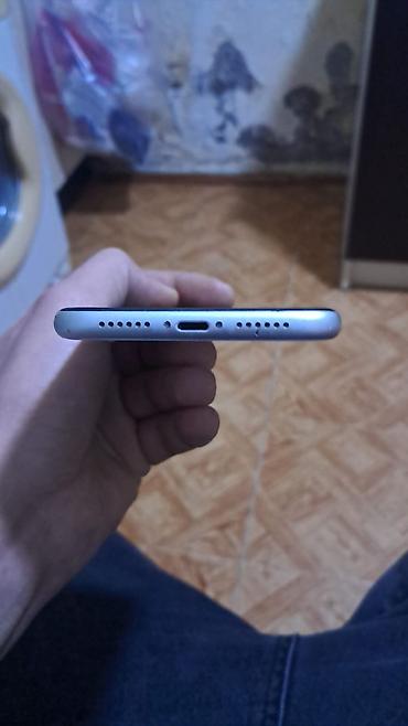 Apple iPhone: IPhone 11, Ağ — 7