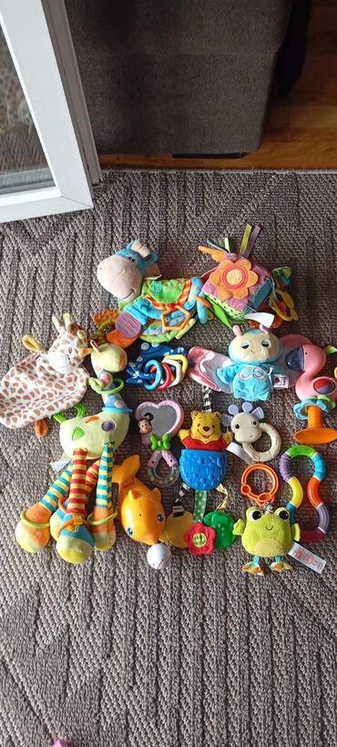 igračke za decu maza: Slika 1.sve 500din sl.2 700din .sve zajedno za 1000d