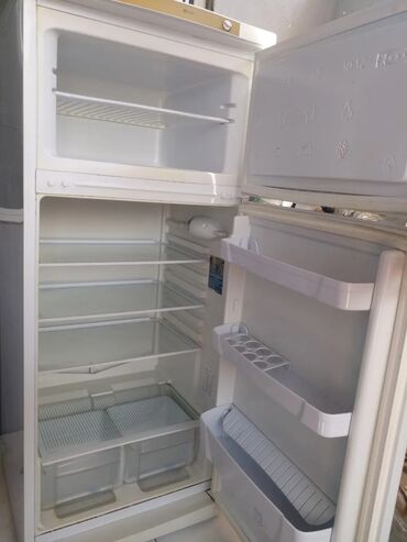 Plitələr və bişirmə panelləri: İşlənmiş 2 qapılı Indesit Soyuducu Satılır