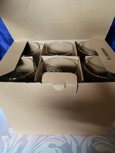 Čaše: Case nove Niksicko pivo. Nove case. sve na njima odsjaj od svetla na lalafo.rs — 10 Čaše: Case nove Niksicko pivo. Nove case. sve na njima odsjaj od svetla — 10