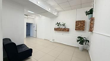 Аренда офисов, 30 м², В бизнес центре, 1 линия