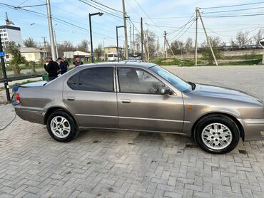 срочно срочно продам машину: Toyota Vista: 1996 г., 1.8 л, Автомат, Бензин, Седан