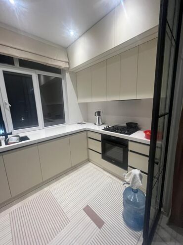 Uzunmüddətli kirayə mənzillər: Müasir dizaynda tam mebel və texnika ilə təchiz olunmuş 2 otaqlı — 3