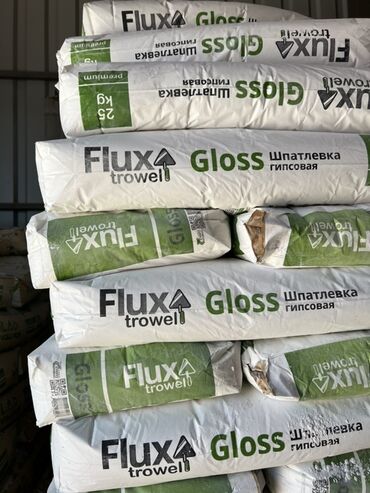 шпатлевка для стен: Гипсовая шпатлевка Flux Gloss в мешках по 25 кг. Подходит для