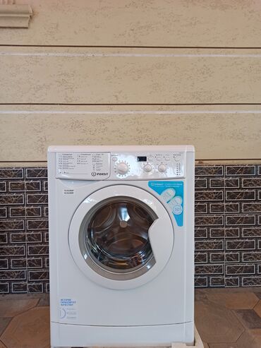 требуется в швейный цех: Стиральная машина Indesit, Б/у, Автомат, До 7 кг, Компактная