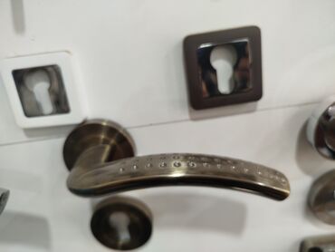 işlenmiş demir qapi: Qapı dəstəyi – dekorativ nöqtə relyefli, metal materialdan. - Rəng at lalafo.az işlenmiş demir qapi: Qapı dəstəyi – dekorativ nöqtə relyefli, metal materialdan. - Rəng