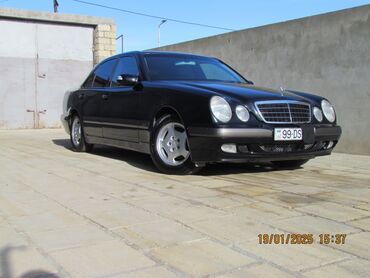 mersedes rul: Mercedes-Benz E 220: 0.2 l | 2001 il Hetçbek